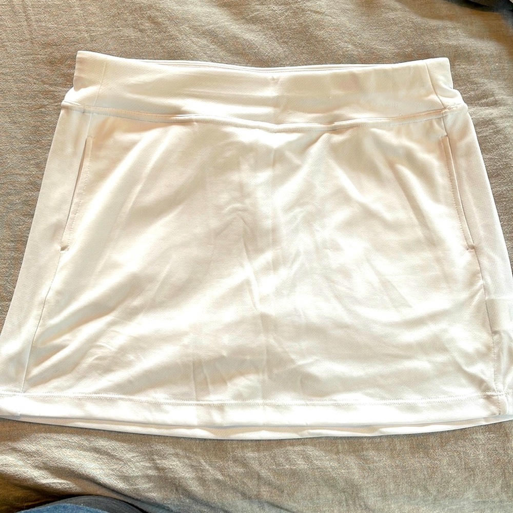 PGATour Women’s White Airflux Skort